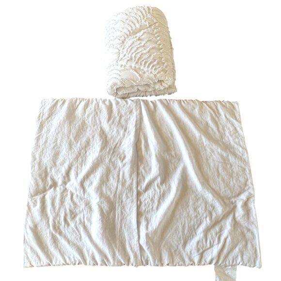 Pottery Barn Teen x Lilly Pulitzer Tropical Shell Clipped Jacquard Sham Pair - Picture 3 of 7